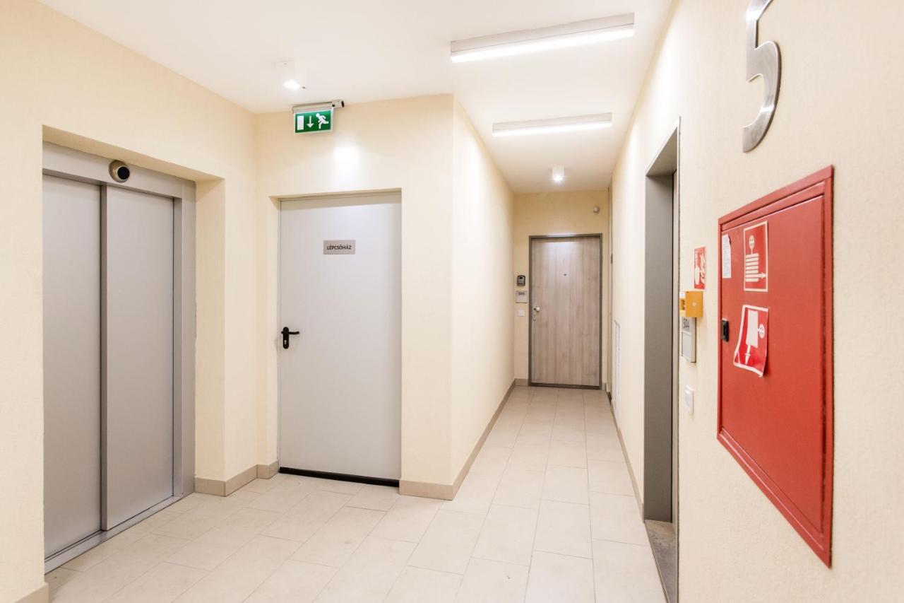 The Downtown Chill Apartment Budapest Exterior photo